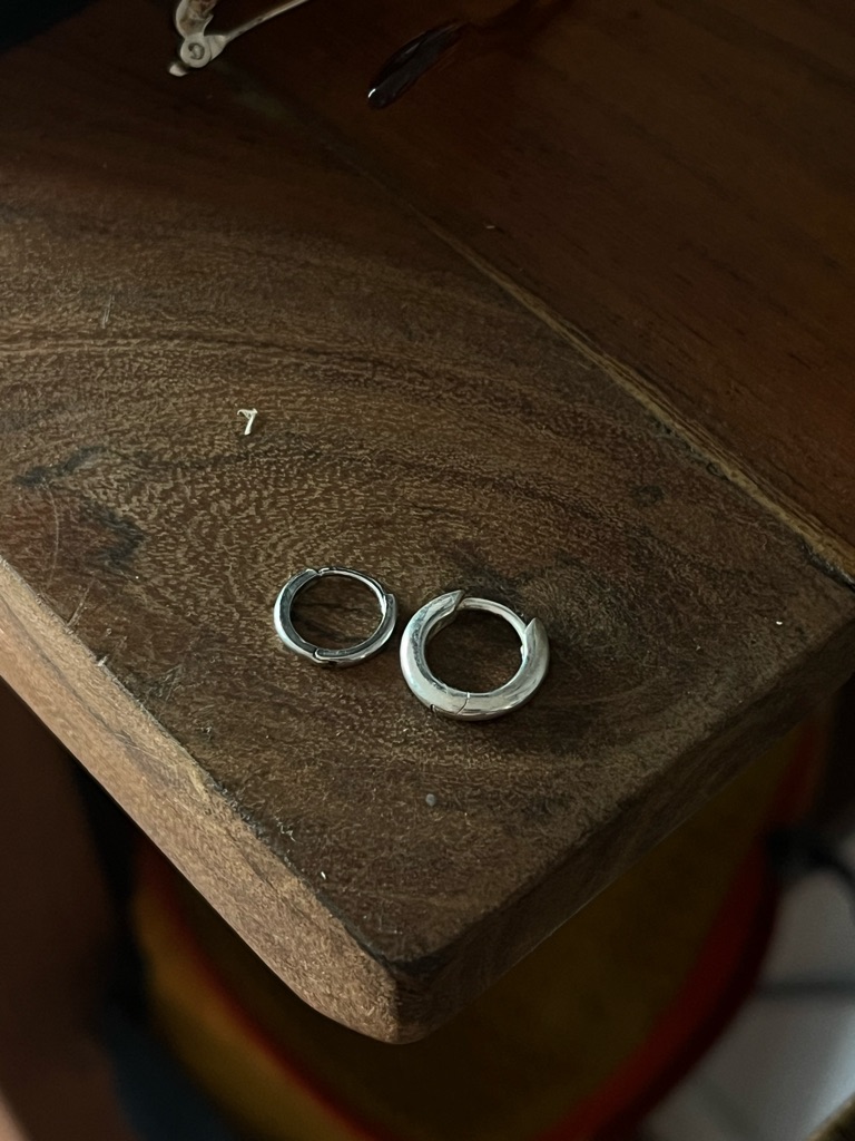 Mejuri Silver Huggie Hoop Earrings 30$